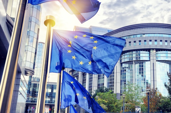 Bruxelas propõe apoio para preservar postos de trabalho
