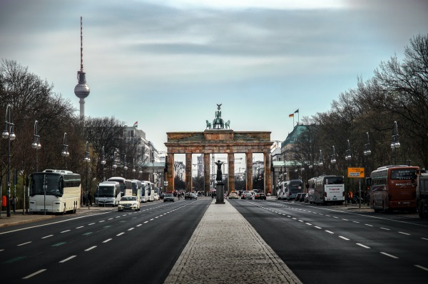 Alemanha: 30 mil milhões de euros canalizados para seguros de crédito 