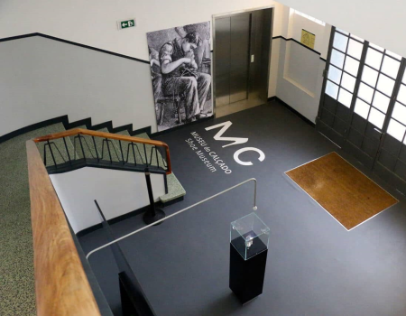 Museu do Calçado recebe exposição de René van den Berg