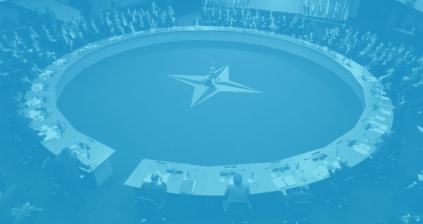 Países da NATO comprometem-se a aumentar investimento em defesa