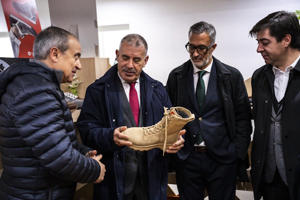 Governo acompanha setor do calçado
