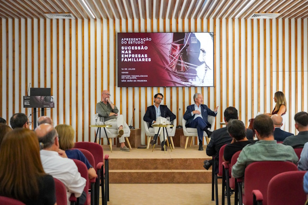 APICCAPS apresenta Guia da Sucessão para Empresas Familiares da Indústria do Calçado   